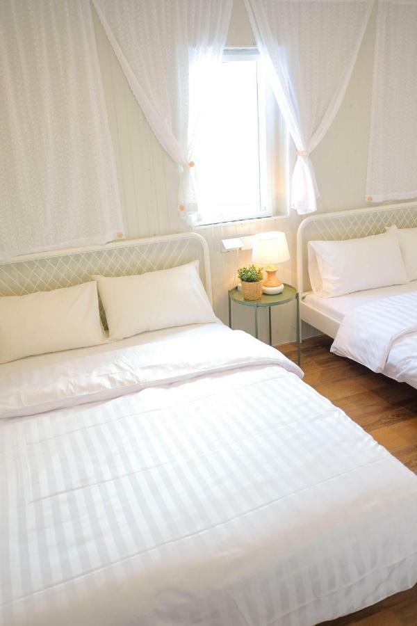 Baan Baan Hostel - Sha Plus Пхукет Экстерьер фото